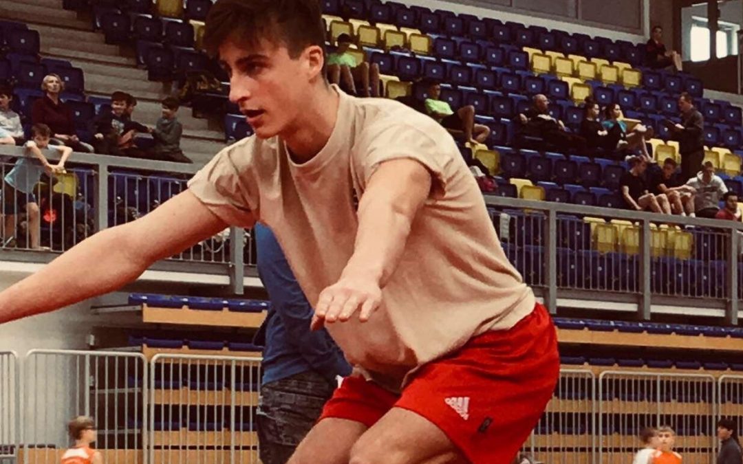 Beno Kunst, dijak ETrŠ Brežice,  državni prvak v skokih z male prožne ponjave