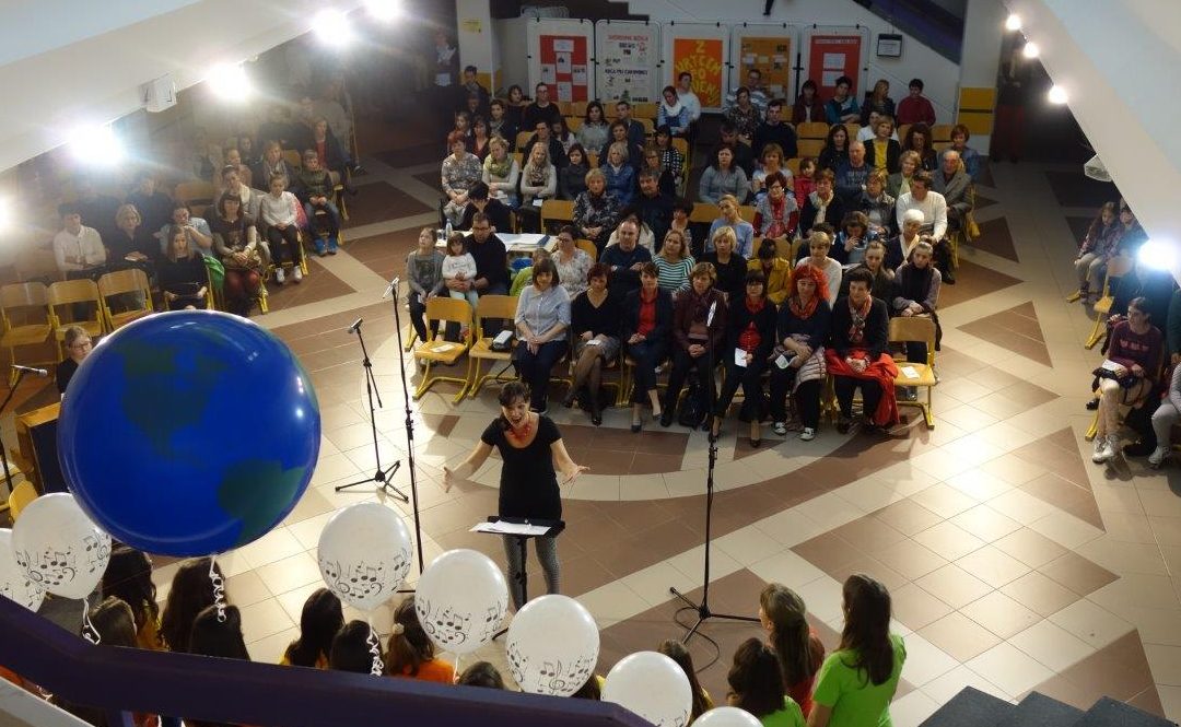 Ekonomska in trgovska šola Brežice odprla vrata mladinskim pevskim zborom