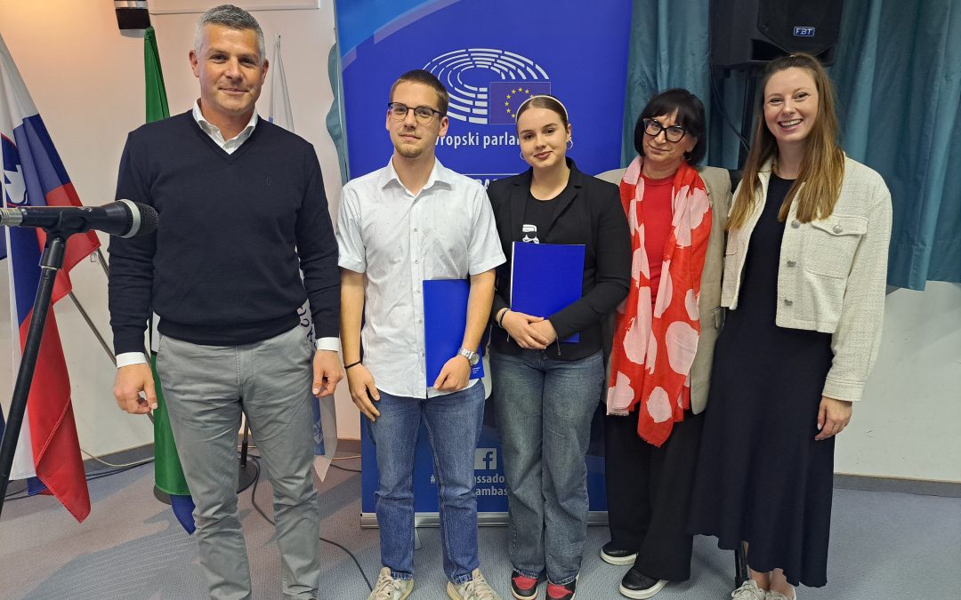 Dijaki SIC Brežice sodelovali na EPAS razpravi »Če bi jaz odločal/-a o digitalizaciji in umetni inteligenci«